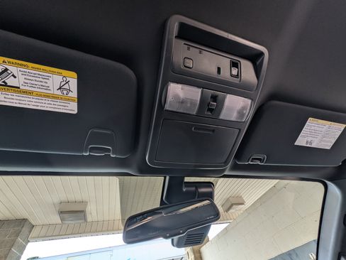 Used 2024 Nissan Titan SV w/ SV Bronze Edition Package image 29