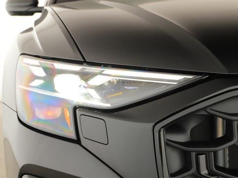 Used 2025 Audi Q8 Prestige w/ Prestige Package image 34