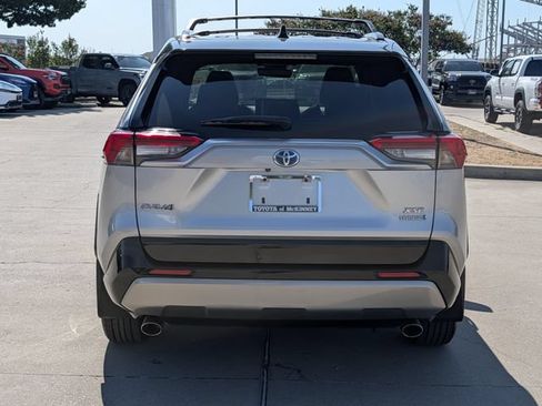 Used 2023 Toyota RAV4 XSE AWD/4WD image 7