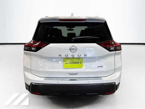 Used 2025 Nissan Rogue SV w/ SV Premium Package AWD/4WD image 6