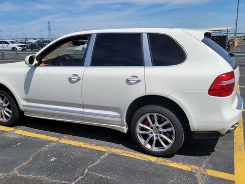 Used 2008 Porsche Cayenne Turbo image 9