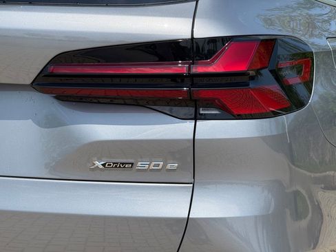 Used 2026 BMW X5 xDrive50e w/ Climate Comfort Package image 9