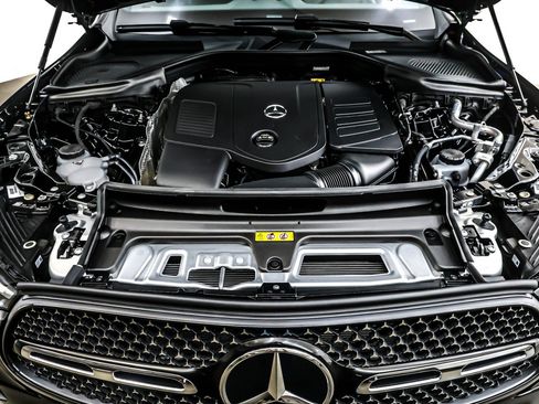 New 2026 Mercedes-Benz GLC 300 image 12