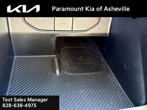 Used 2025 Kia Sorento EX image 25