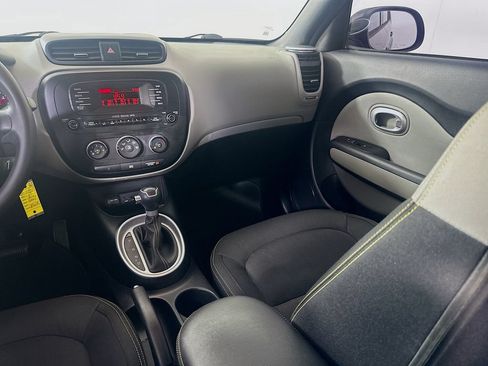 Used 2015 Kia Soul + FWD image 21