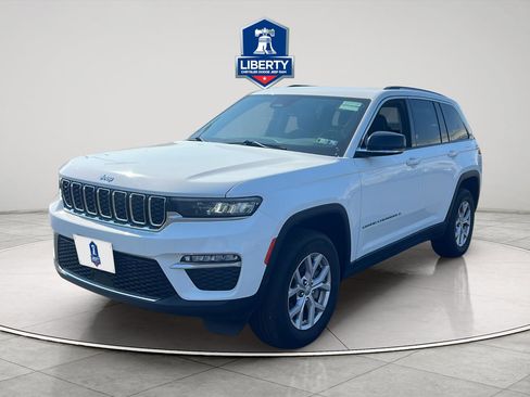 Certified 2022 Jeep Grand Cherokee Limited AWD/4WD image 33