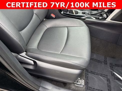 Used 2025 Toyota Corolla Cross XLE image 10