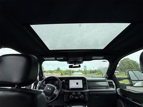 Used 2025 Ford F350 Platinum w/ FX4 Off-Road Package image 23