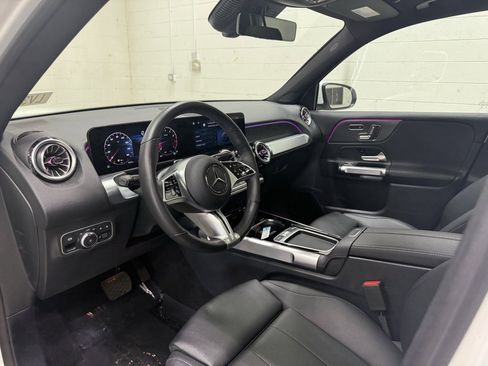 Used 2024 Mercedes-Benz GLB 250 image 10