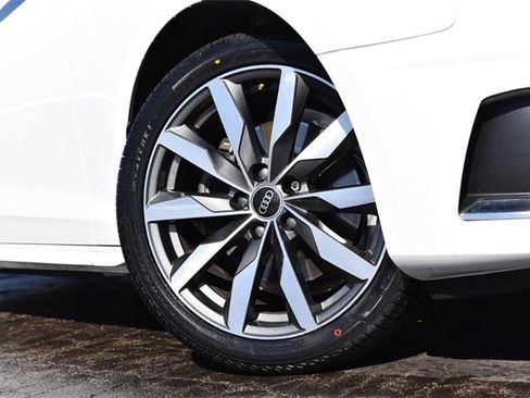 Used 2023 Audi A4 2.0T Premium w/ Convenience Package image 3