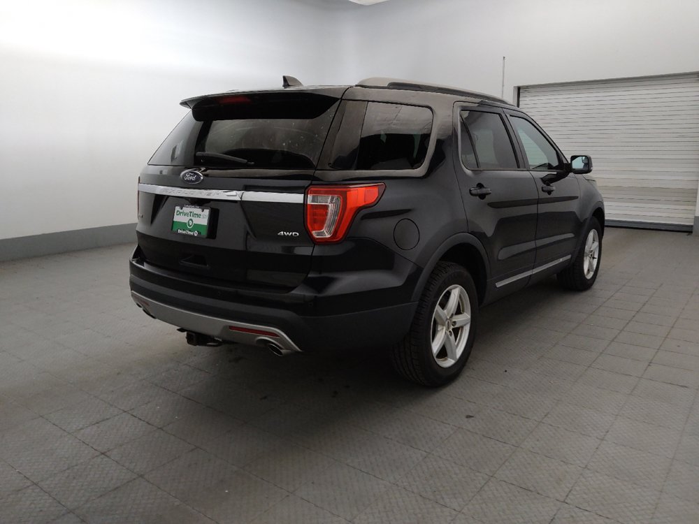 Used 2017 Ford Explorer XLT AWD/4WD image 9