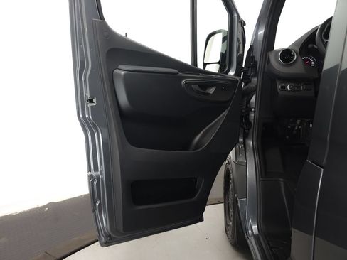 Used 2026 Mercedes-Benz Sprinter 2500 image 5