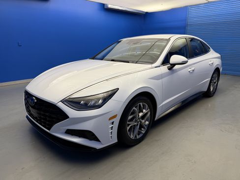 Used 2021 Hyundai Sonata SEL w/ Preferred Accessory Package FWD image 4