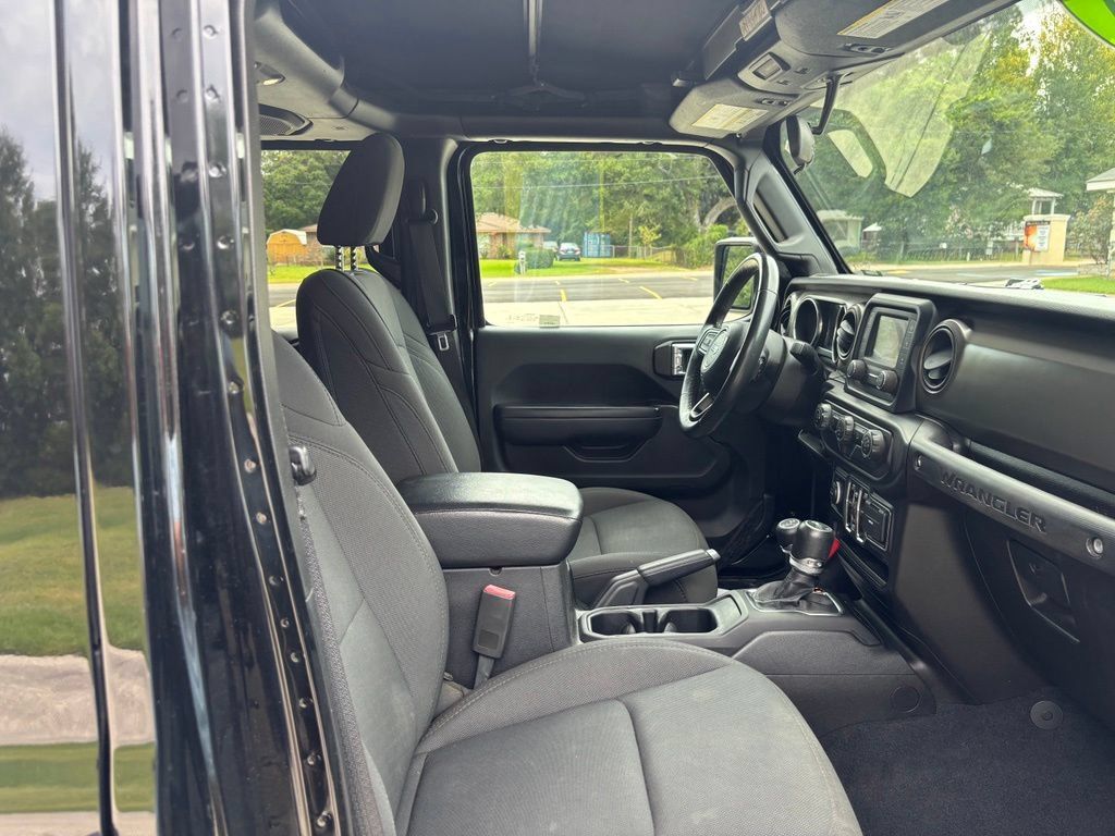 Used 2019 Jeep Wrangler Unlimited Sport S AWD/4WD image 24