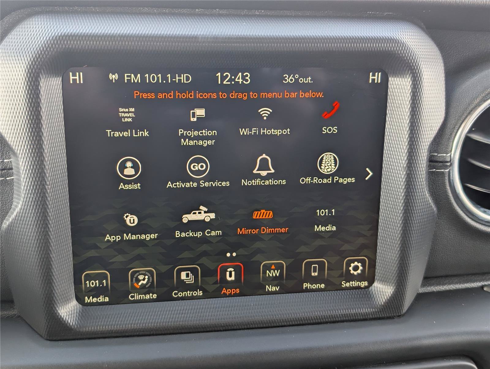 Used 2022 Jeep Gladiator Overland w/ Popular Equipment Package AWD/4WD image 26