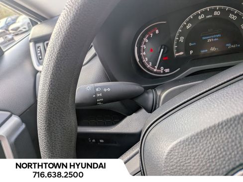 Used 2025 Toyota RAV4 XLE image 27