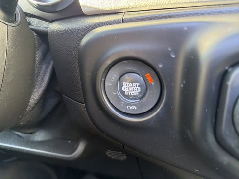 Used 2021 Jeep Wrangler Unlimited Sahara image 10