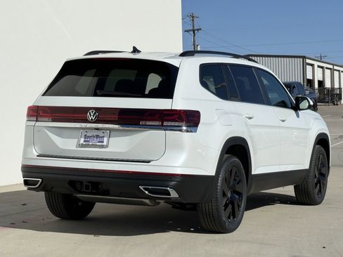 New 2026 Volkswagen Atlas SE image 4