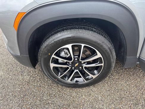 Used 2025 Chevrolet TrailBlazer LT AWD/4WD image 29