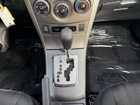 Used 2012 Toyota Corolla S image 17