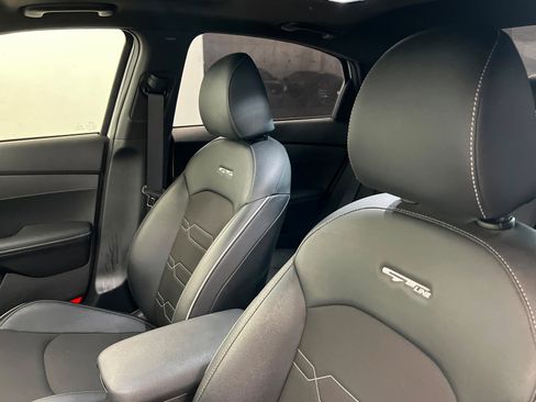 Used 2024 Kia Forte GT-Line w/ GT-Line Premium Package image 17