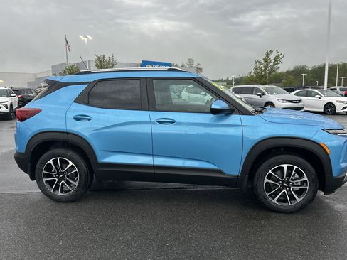 New 2025 Chevrolet TrailBlazer LT w/ Convenience Package image 8
