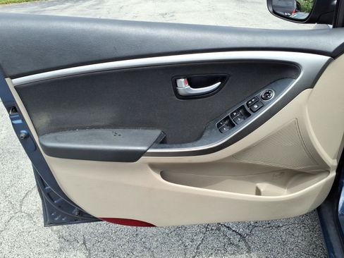 Used 2016 Hyundai Elantra GT w/ Option Group 02 FWD image 16