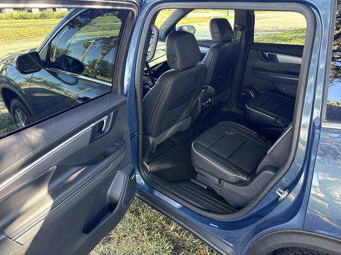 Used 2025 Buick Enclave Preferred image 14