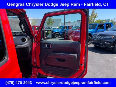 Certified 2025 Jeep Wrangler Unlimited Sahara w/ Safety Group AWD/4WD image 20