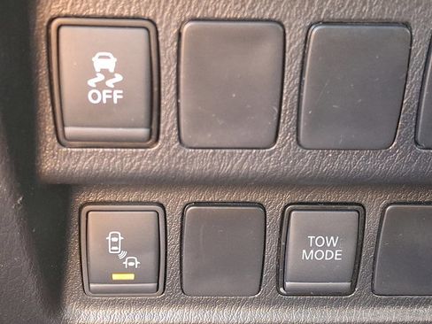 Used 2020 Nissan Pathfinder SV AWD/4WD image 25