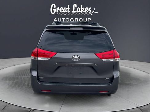 Used 2013 Toyota Sienna XLE FWD image 4