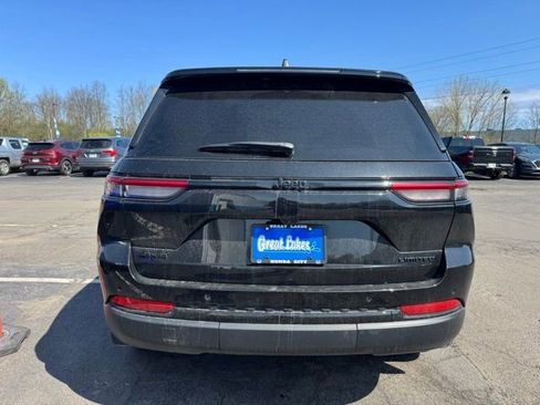 Used 2025 Jeep Grand Cherokee Limited w/ Black Appearance Package AWD/4WD image 3