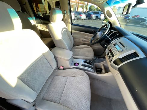 Used 2008 Toyota Tacoma PreRunner image 24