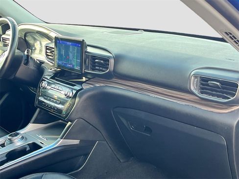 Used 2022 Ford Explorer Limited image 31