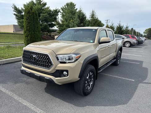 Used 2019 Toyota Tacoma TRD Off-Road AWD/4WD image 24