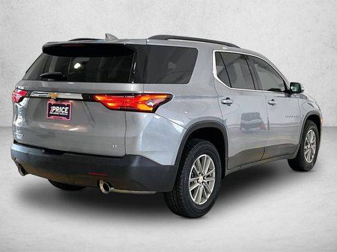 Used 2023 Chevrolet Traverse LT FWD image 2