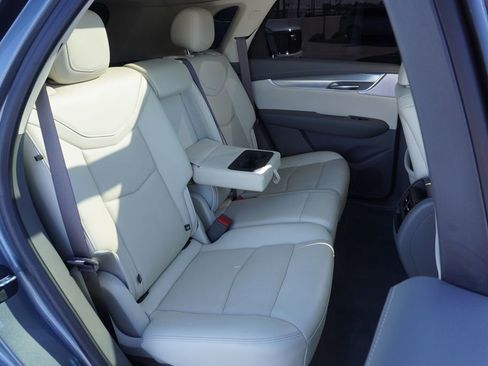 Used 2020 Cadillac XT5 Premium Luxury image 9