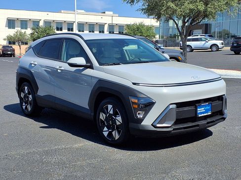 Certified 2025 Hyundai Kona SEL FWD image 7
