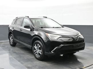 Used 2017 Toyota RAV4 LE video 2