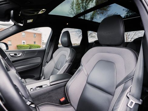 Used 2020 Volvo XC60 T6 R-Design image 22