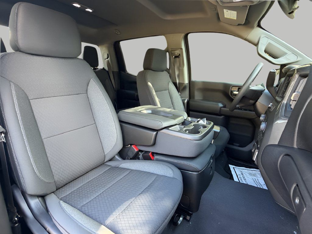 New 2026 Chevrolet Silverado 1500 Custom w/ LPO, Dark Essentials Package AWD/4WD image 9