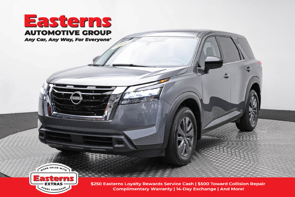 Used 2024 Nissan Pathfinder S AWD/4WD image 1
