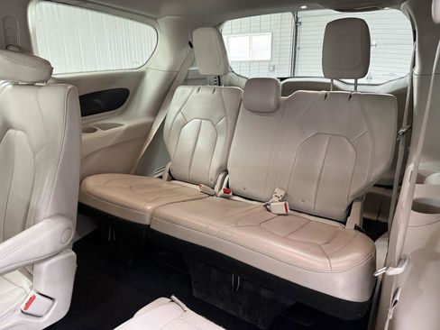 Used 2021 Chrysler Voyager Lxi image 28