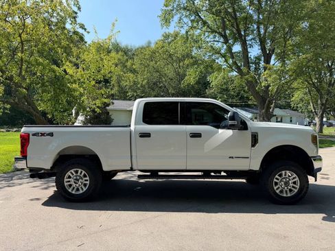 Used 2019 Ford F250 XLT AWD/4WD image 9