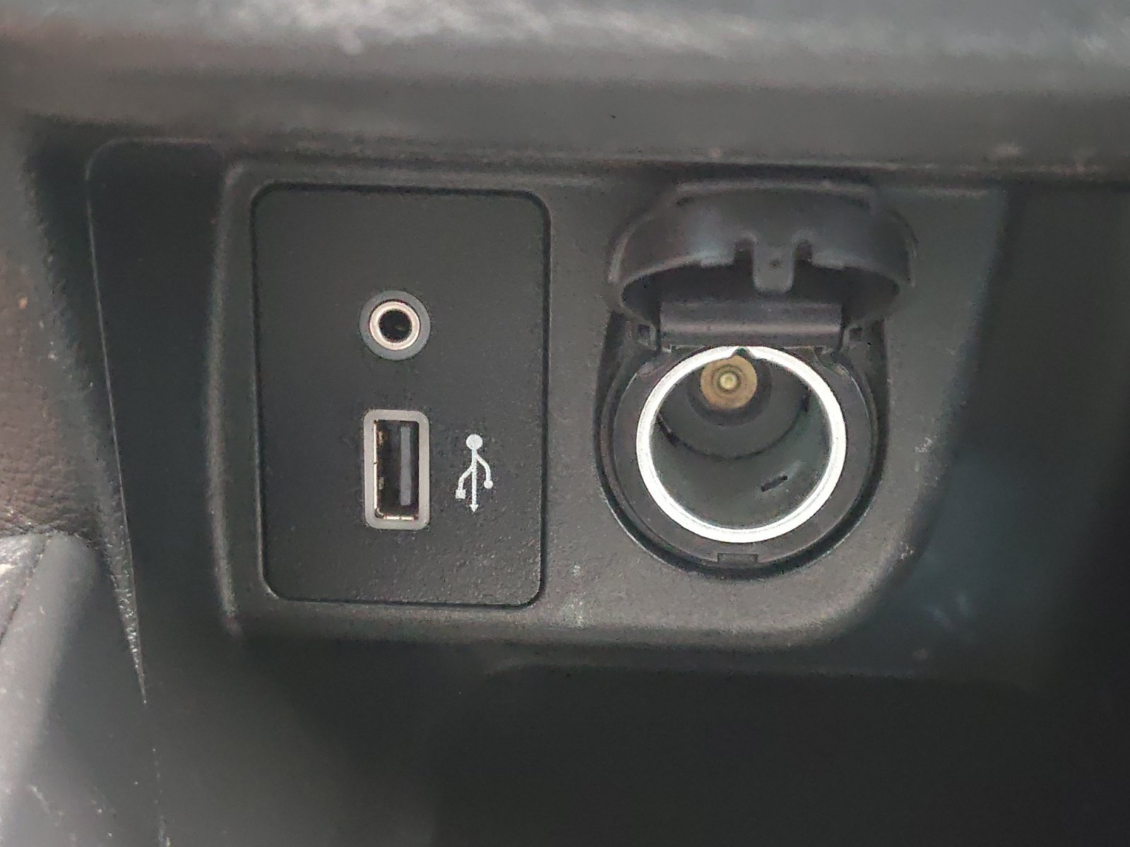Used 2021 Nissan Versa S FWD image 20