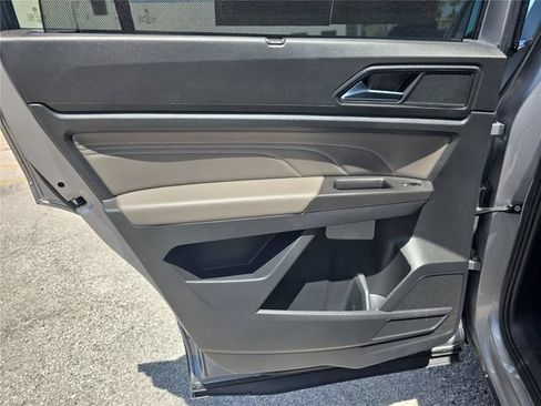 Used 2023 Volkswagen Atlas SE FWD image 8