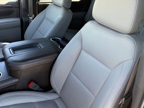 Used 2022 Chevrolet Tahoe Z71 w/ Luxury Package AWD/4WD image 35