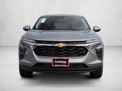 New 2026 Chevrolet Trax LS w/ LS Convenience Package FWD image 6