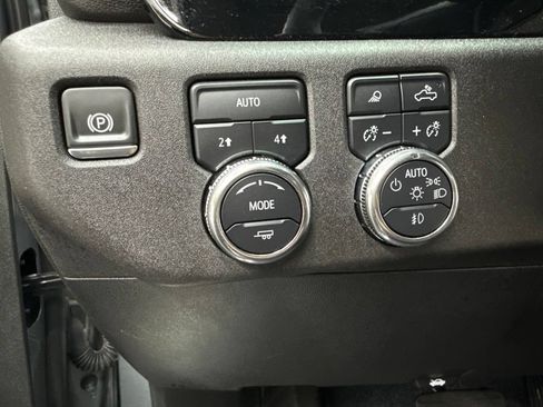 Used 2025 GMC Sierra 1500 SLT AWD/4WD image 18