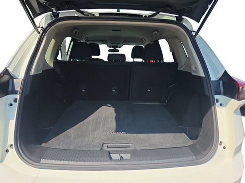 Used 2024 Nissan Rogue S FWD image 18